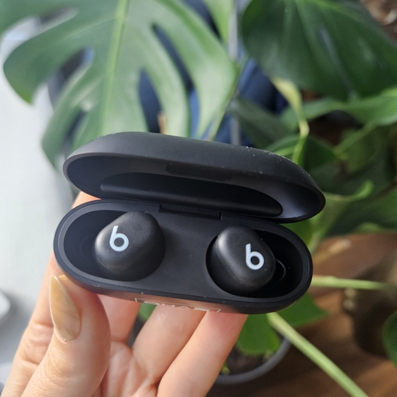 New Beats Solo Buds True Wireless Bluetooth Earbuds - Picture 6 of 10